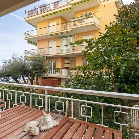 Cosy In With Balcony Apartamento *
