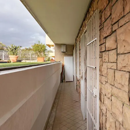 Cosy In With Balcony Apartman San Remo