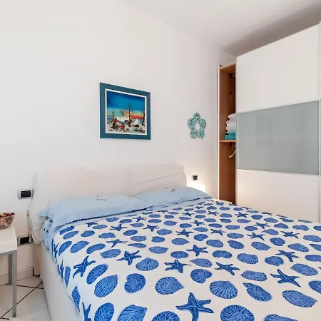 Apartman Cosy In With Balcony San Remo