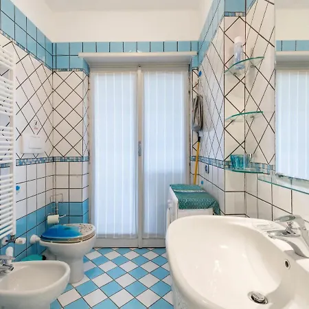 Cosy In With Balcony Apartman *