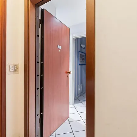 Cosy In With Balcony Apartman