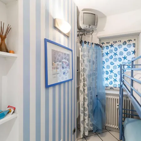 Cosy In With Balcony Apartment Sanremo